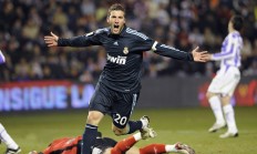 ac米兰官网-北欧风暴席卷东瀛，龙之传奇再书新章—瑞典队横扫日本队，马龙刷新纪录的双重震撼