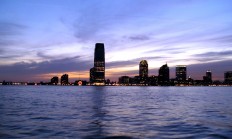 米兰体育app入口-东决关键战焦点战，猛龙单节狂飙拉开山西，战术纪律铸就胜局