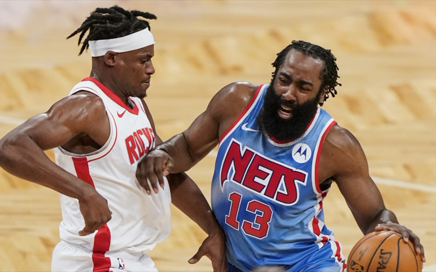 关于星光璀璨！哈登带领篮网击败76人队登顶东部的信息