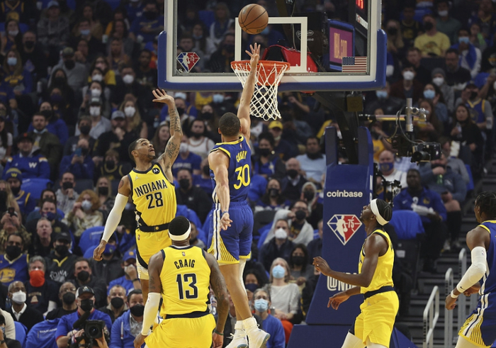 上海队翻盘广州队，库里关键制胜的简单介绍