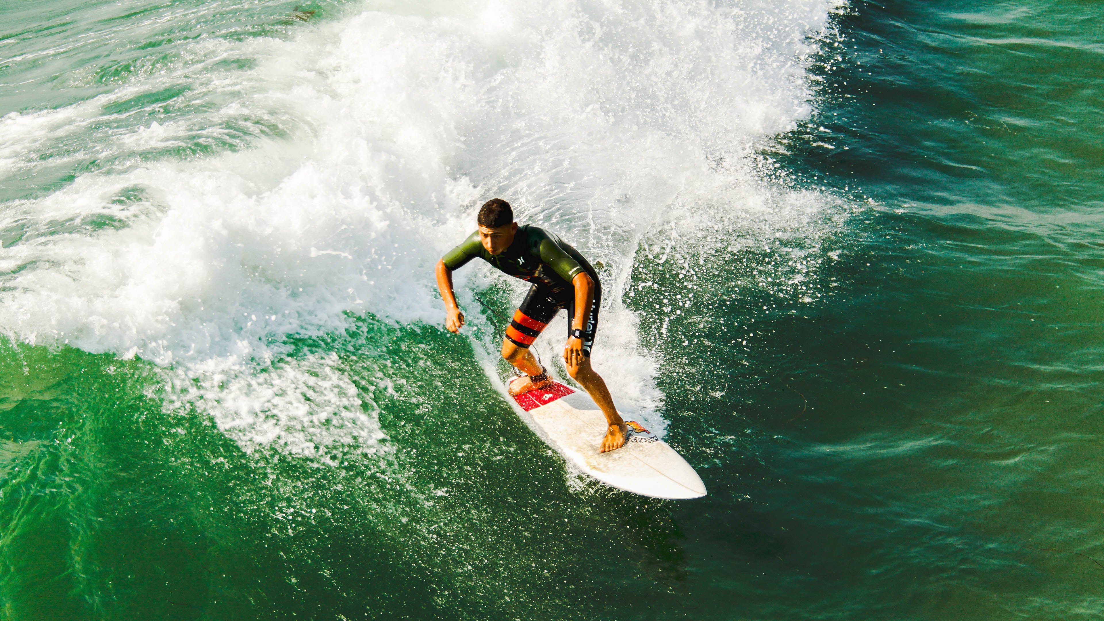 米切尔单骑破阵，76人防线在魔术之夜彻底崩解